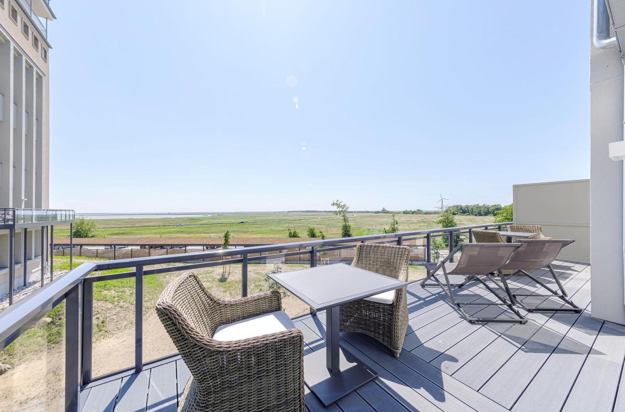 Zwei Wasser - Strandhaus Alte Seefahrtschule Aparthotel วุสโทรว์ ภายนอก รูปภาพ